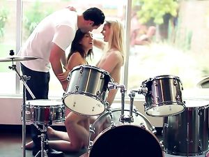 Cunt Eating Excites The Girls For A Hardcore Threesome