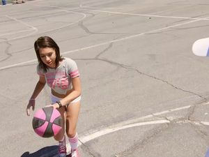 Hot Facial For A Petite Babe After Fucking