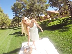 Take A Beauty On A Picnic And Fuck Her Hot Pussy